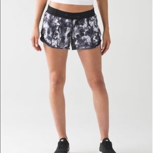 Lululemon Hotty Hot Short (2.5 in)